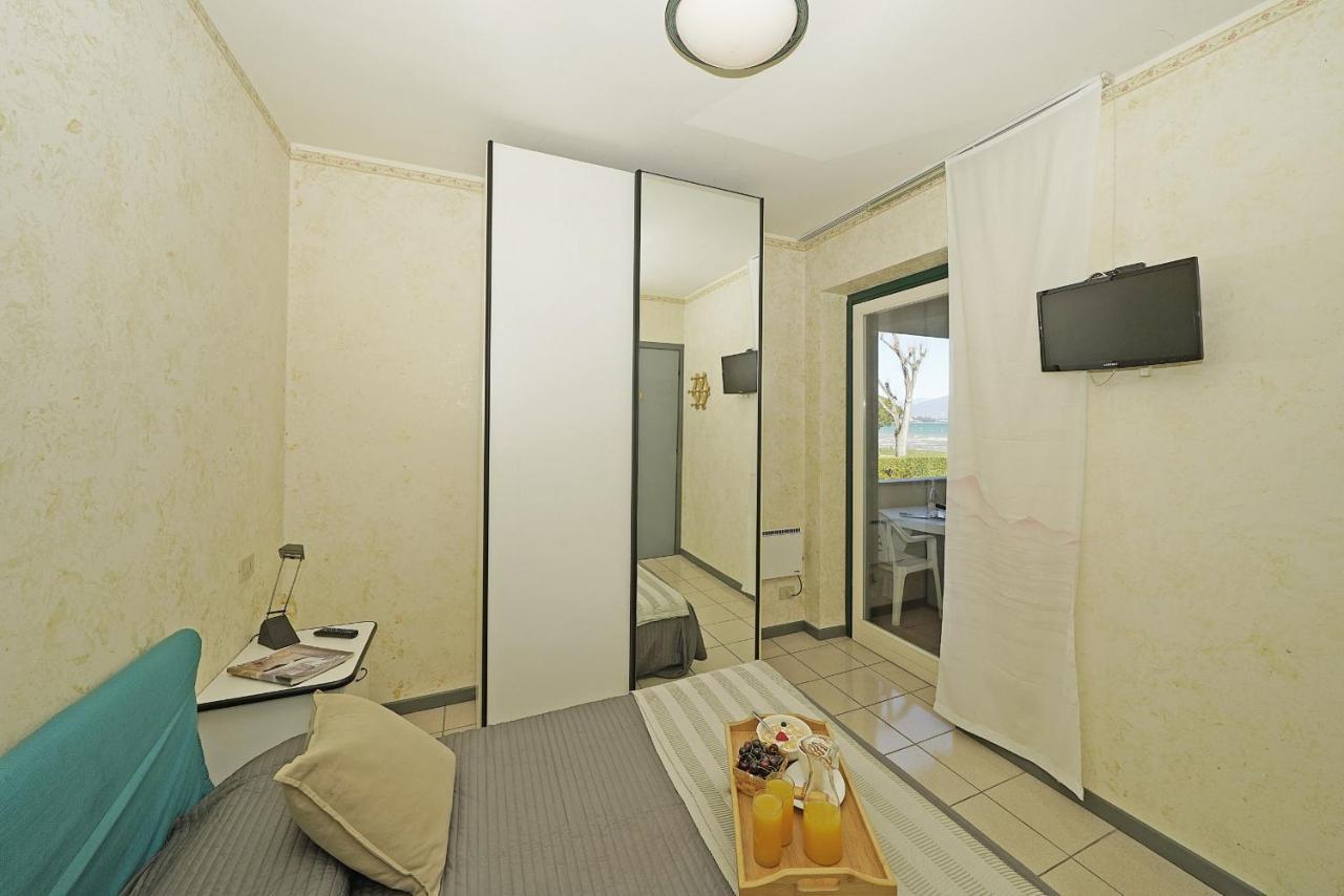 Ferienwohnung Il Porticciolo P1-12 By Wonderful Italy Sirmione Exterior foto
